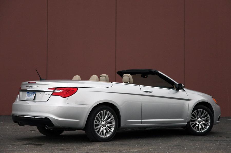  Chrysler 200 Convertible 2011 года  (фото 72 из 73)